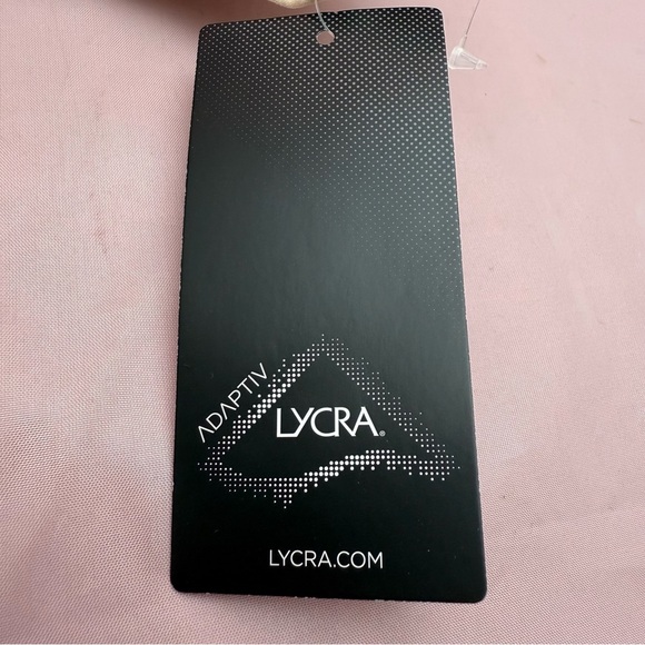 AnyBody Intimates NWT Front Closure Bra Sz M Beige Adaptive Lycra Wireless - Picture 6 of 8